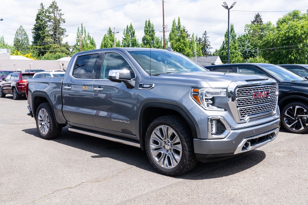 2022 GMC Sierra 4WD Crew Cab Short Box Denali's photo