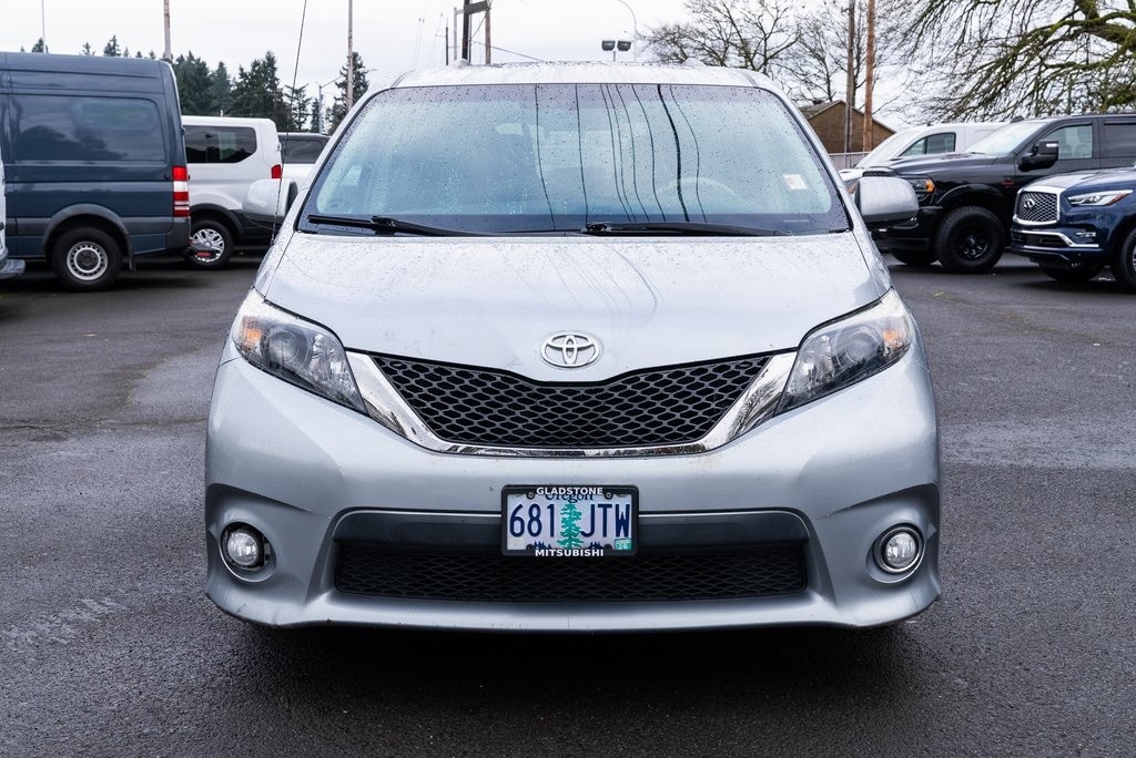 Used 2011 Toyota Sienna SE with VIN 5TDXK3DC1BS094761 for sale in Milwaukie, OR