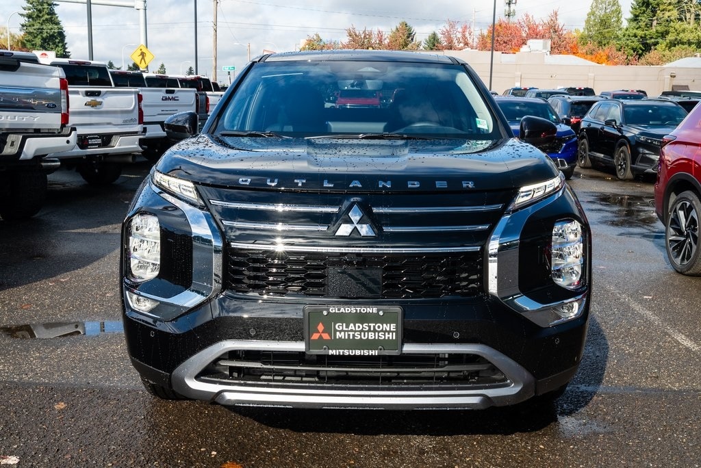 New 2025 Mitsubishi Outlander SE SUV