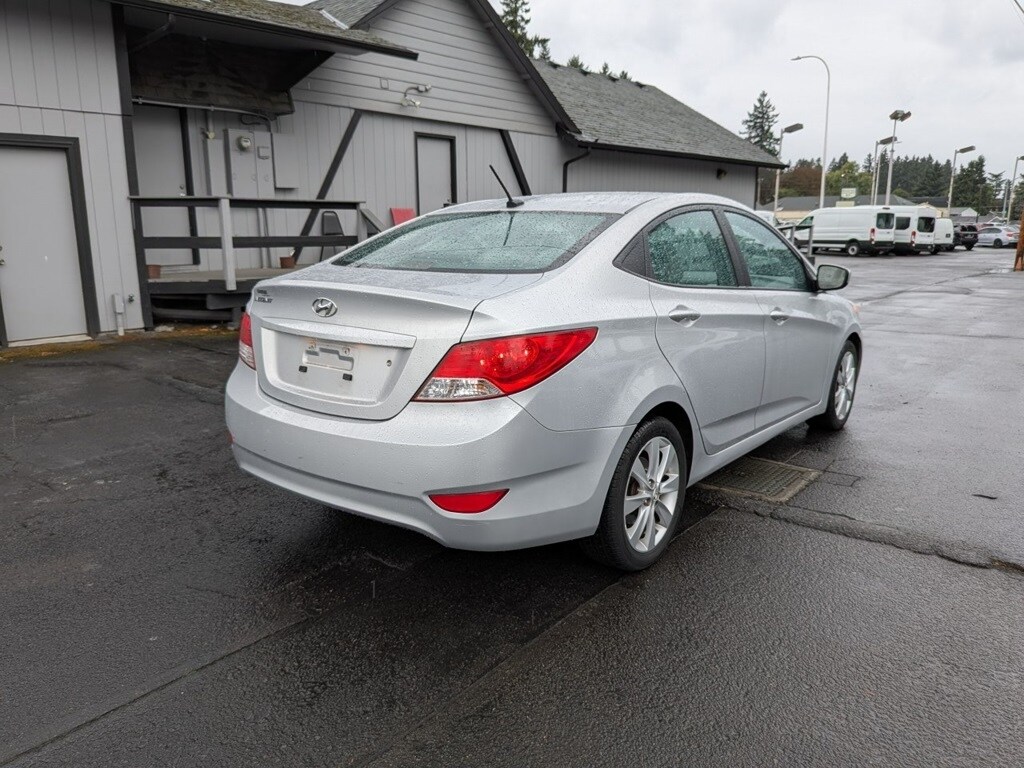 2014 Hyundai Accent GLS photo 4