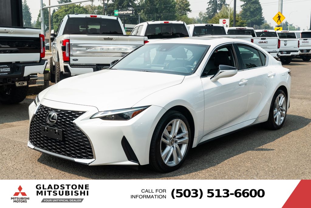 2023 Lexus IS 300 - Photo 4