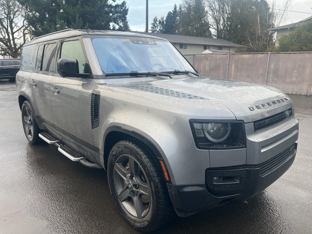 2023 Land Rover Defender X-Dynamic SE's photo