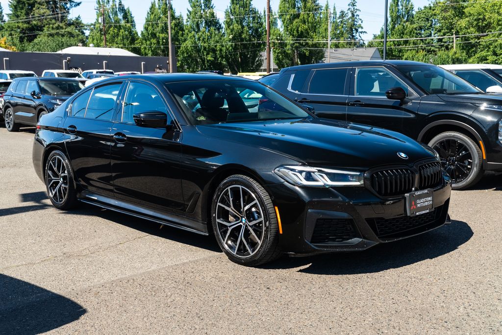2021 BMW 5 Series 530i xDrive Sedan's photo