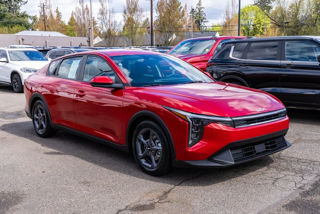 2025 Kia K4 LXS AT's photo