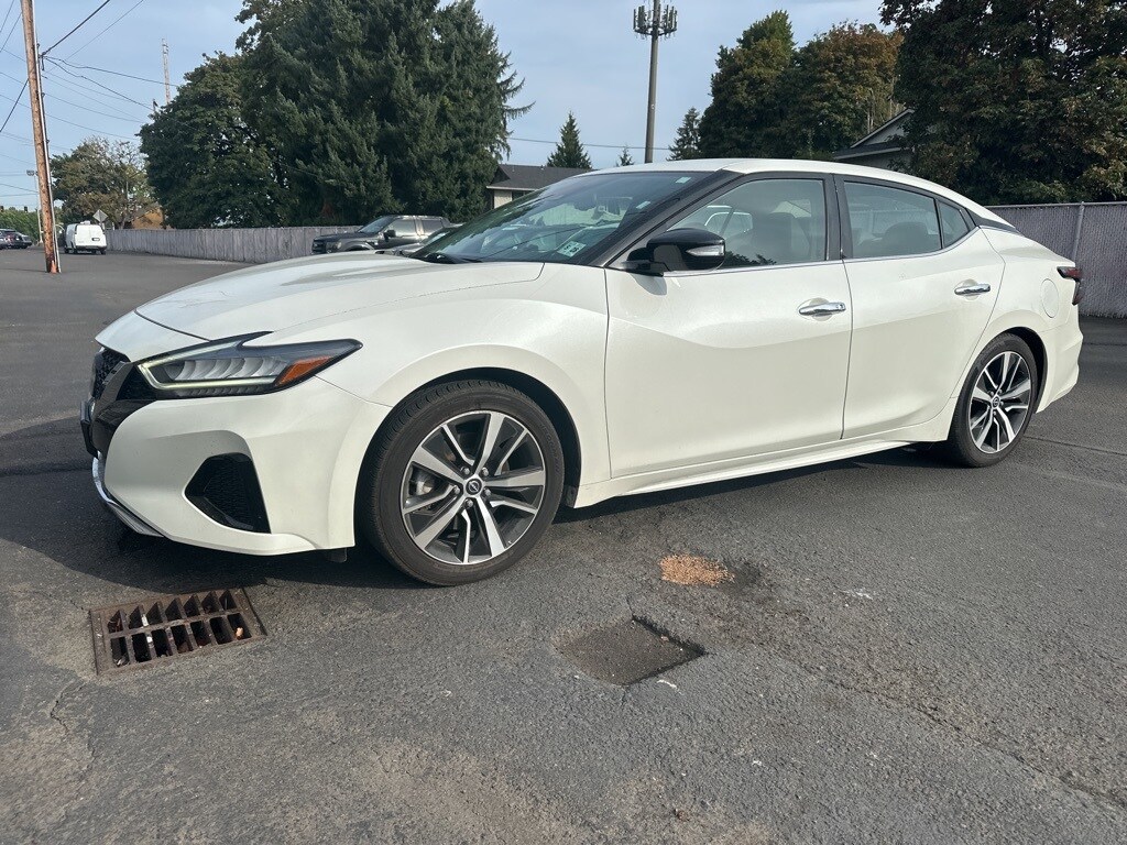 2023 Nissan Maxima SV photo 2