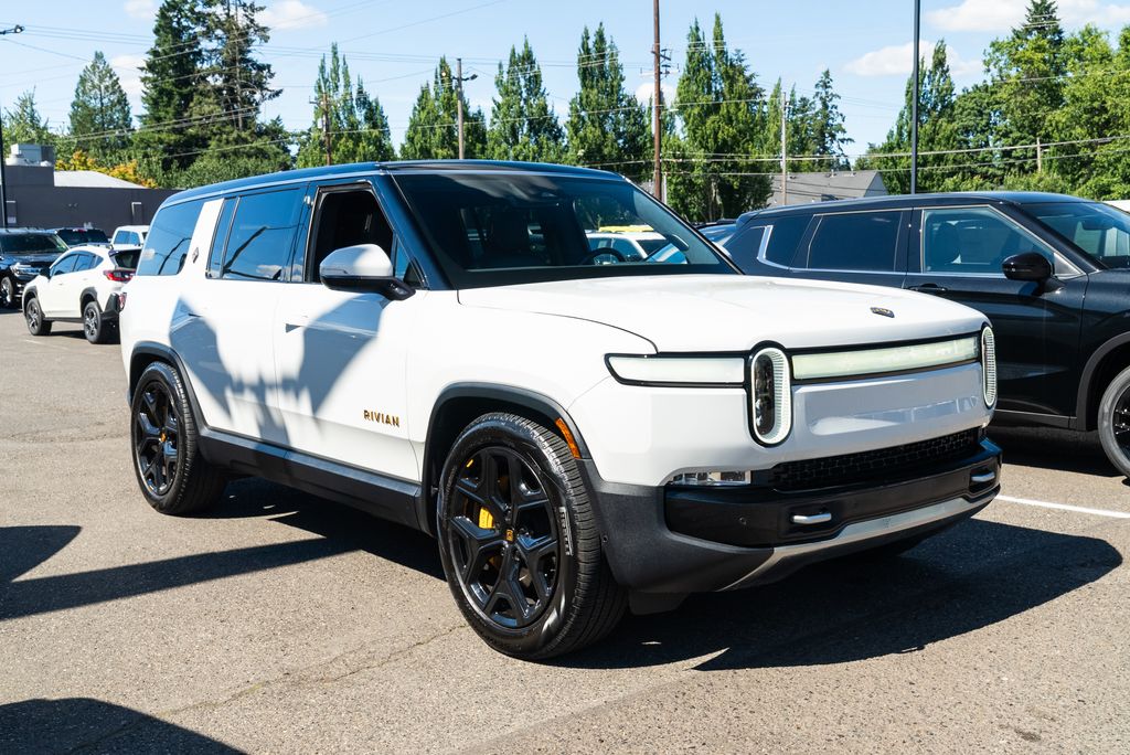 2024 Rivian R1S Adventure Quad-Motor Large Pack's photo