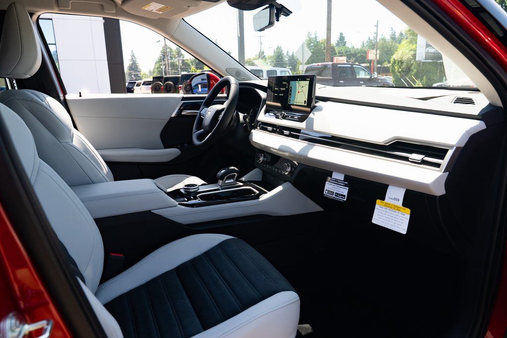 2025 Mitsubishi Outlander SEL - Photo 26