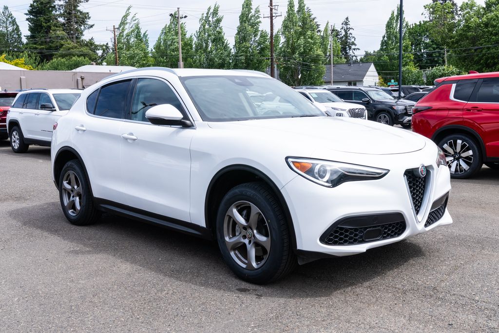 2021 Alfa Romeo Stelvio RWD's photo