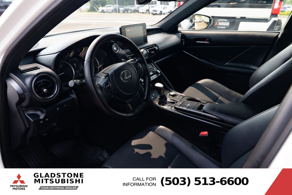 2023 Lexus IS 300 - Photo 19