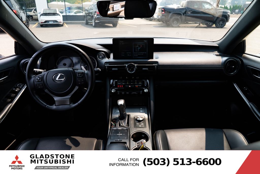 2023 Lexus IS 300 - Photo 9