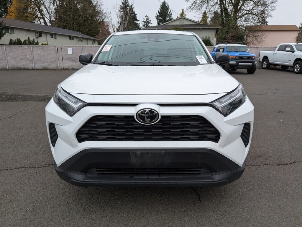 2024 Toyota RAV4 LE photo 2