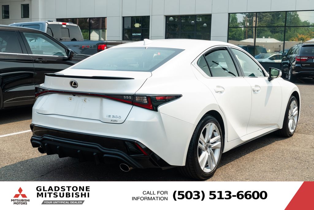 2023 Lexus IS 300 - Photo 7