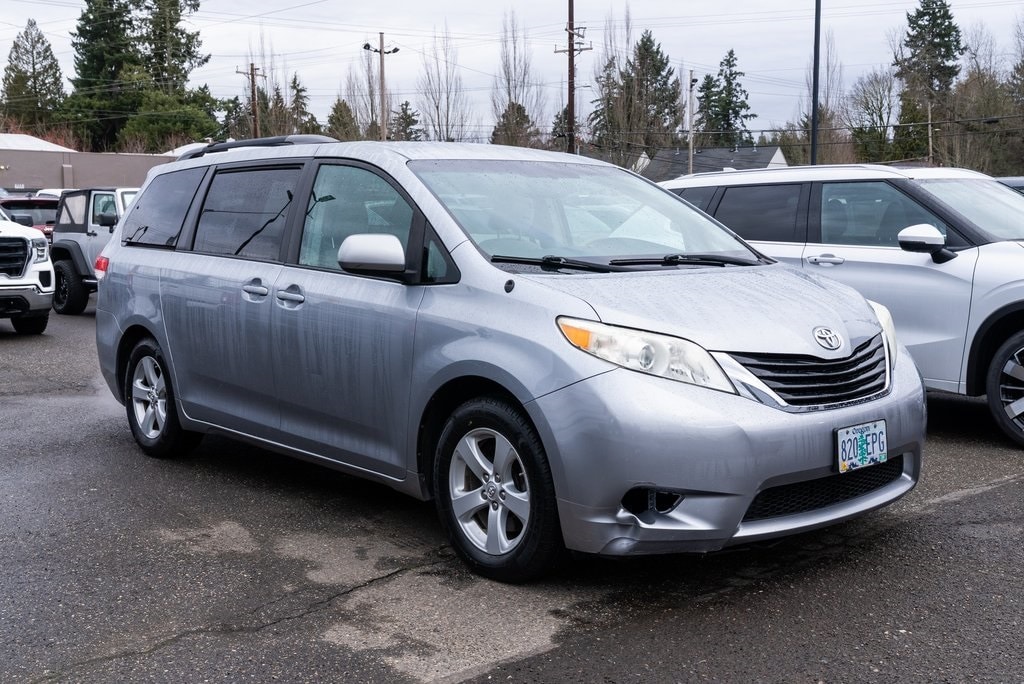 2011 Toyota Sienna LE