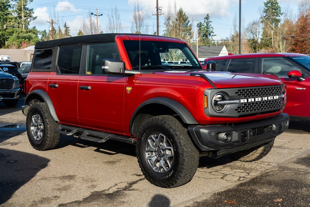 2023 Ford Bronco Badlands Advanced 4WD 4-door's photo