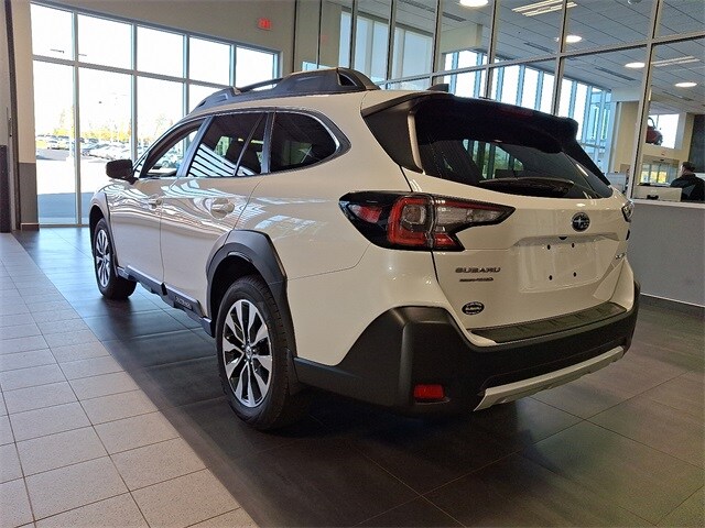 2025 Subaru Outback Limited photo 2
