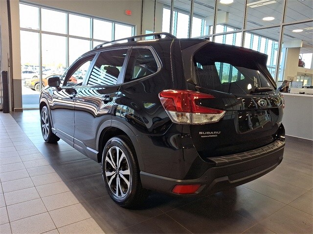 2023 Subaru Forester Limited photo 3