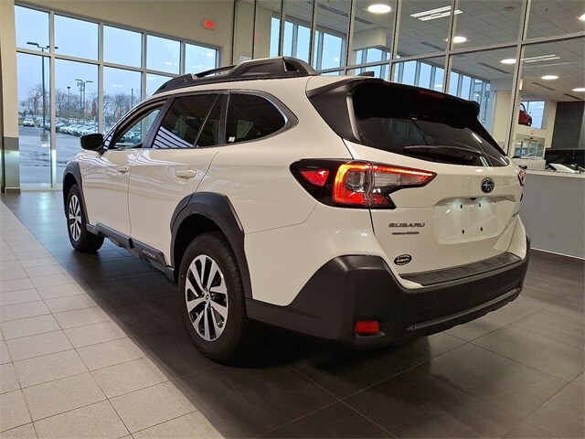 2025 Subaru Outback Premium photo 2