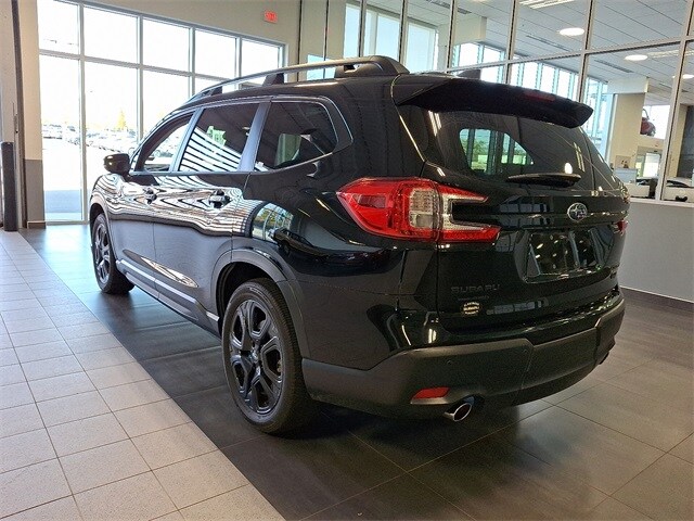 2025 Subaru Ascent Onyx Edition photo 3