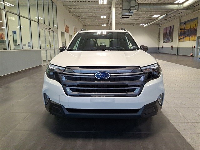 2025 Subaru Forester Premium photo 2