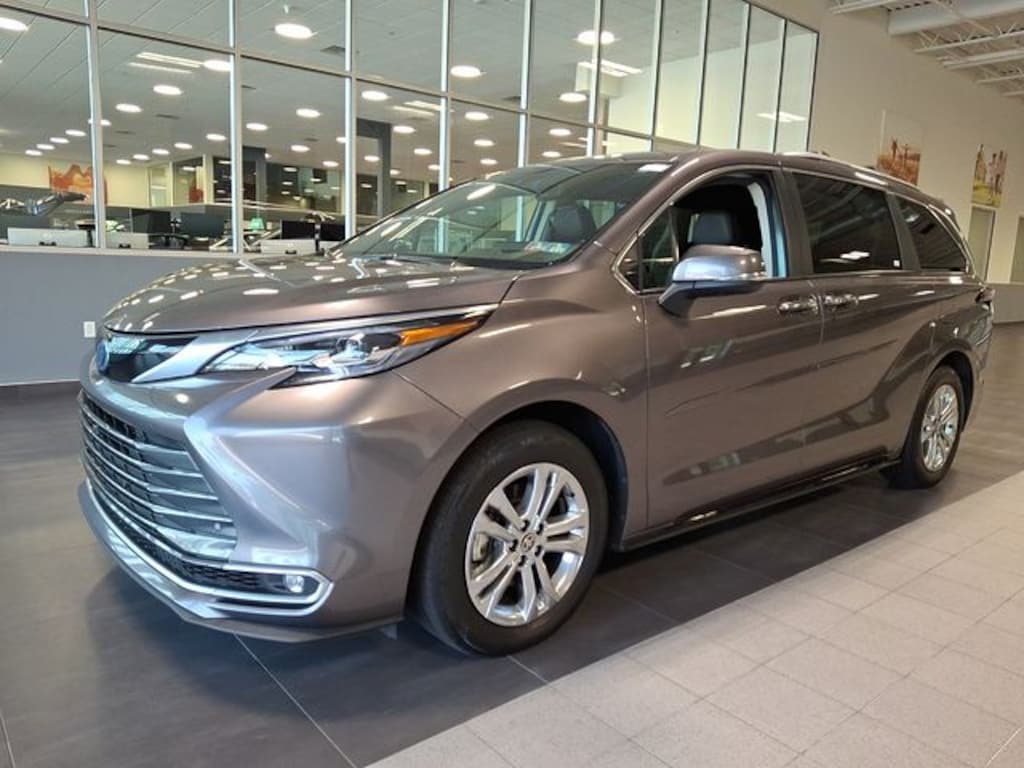 Used 2024 Toyota Sienna Platinum Minivan/Van