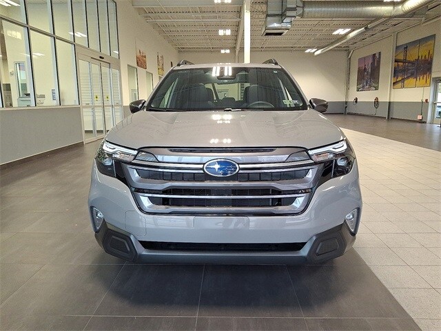 2025 Subaru Forester Premium photo 2