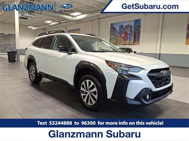 2025 Subaru Outback Premium's photo