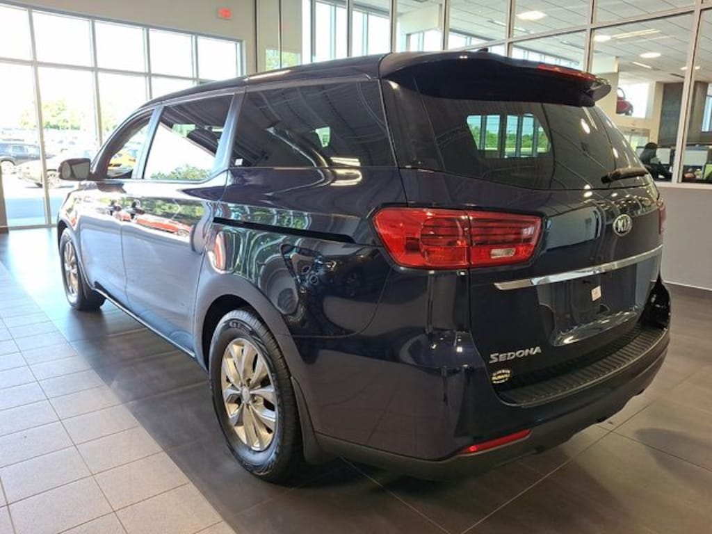 Used 2019 Kia Sedona LX Minivan/Van