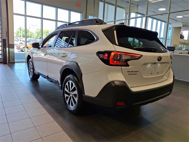 2023 Subaru Outback Premium photo 4