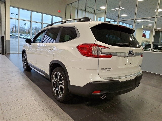 2025 Subaru Ascent Limited photo 4