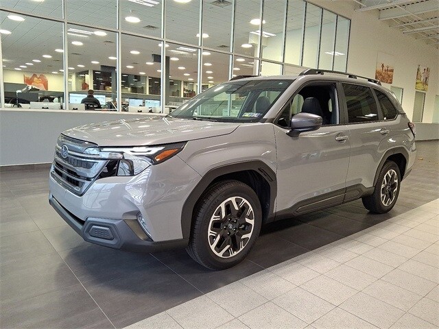 2025 Subaru Forester Premium photo 3
