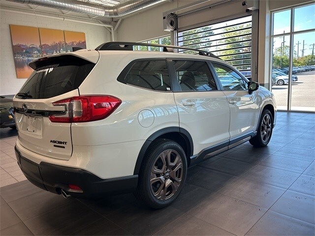 2025 Subaru Ascent Limited photo 3