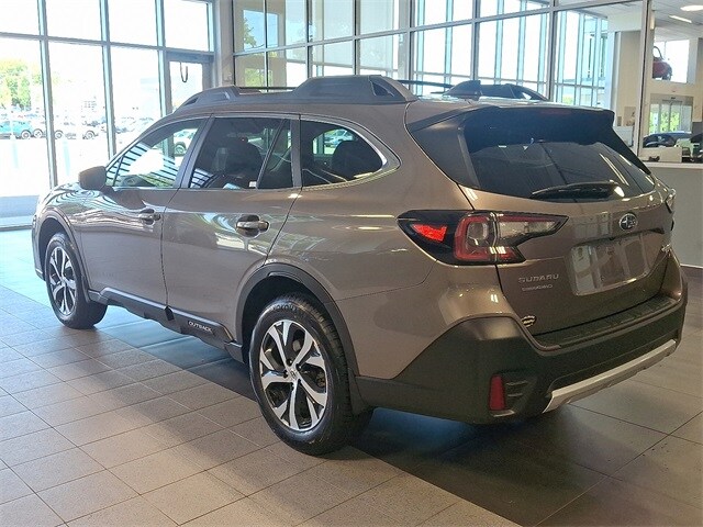 2022 Subaru Outback Limited photo 2