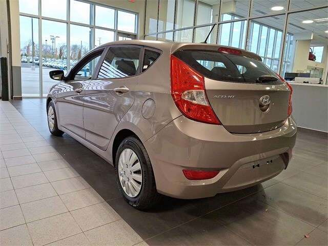 2014 Hyundai Accent GS photo 4
