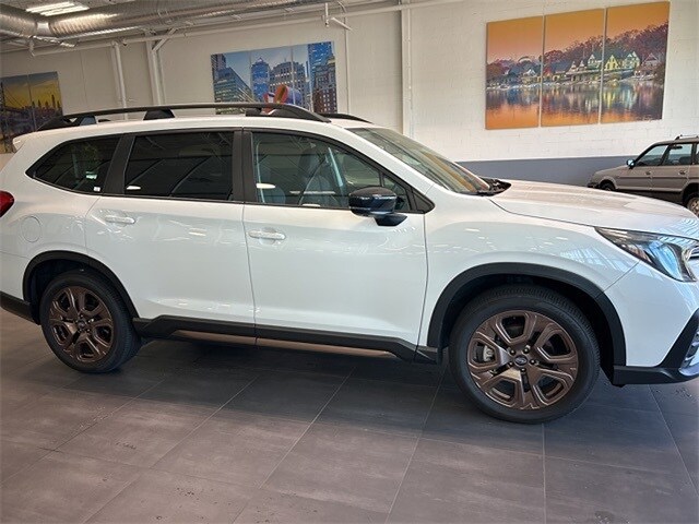 2025 Subaru Ascent Limited photo 2