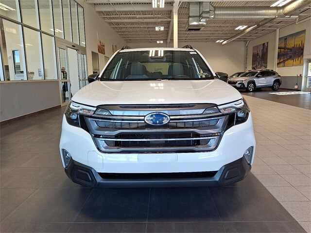 2025 Subaru Forester Premium photo 2