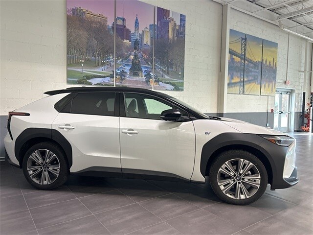 2024 Subaru Solterra Touring photo 2