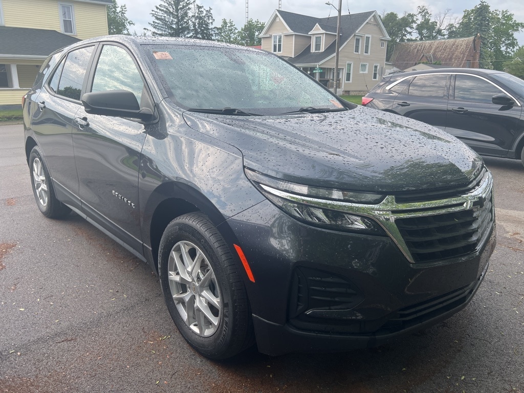 Used 2022 Chevrolet Equinox LS with VIN 3GNAXHEV9NS158671 for sale in Dunkirk, IN