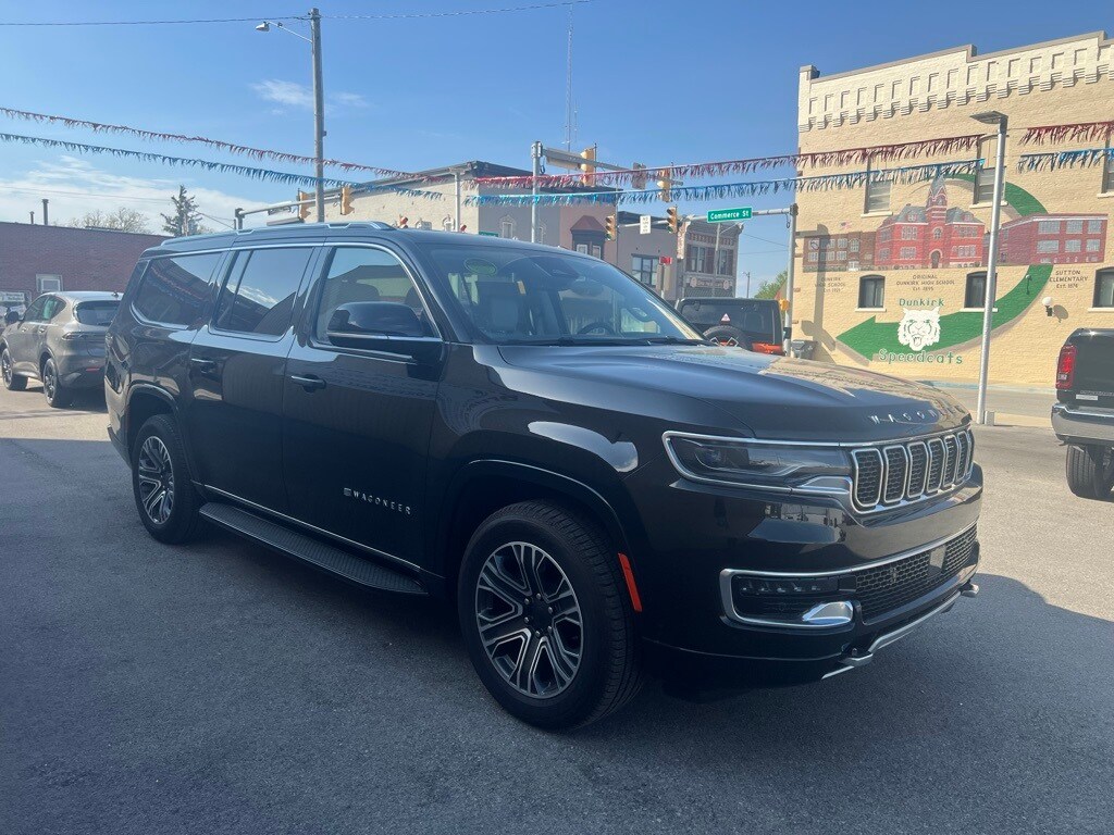 2024 Jeep Wagoneer L Series II photo 3