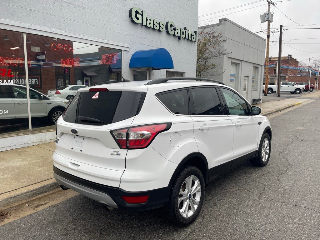 2018 Ford Escape SE photo 2