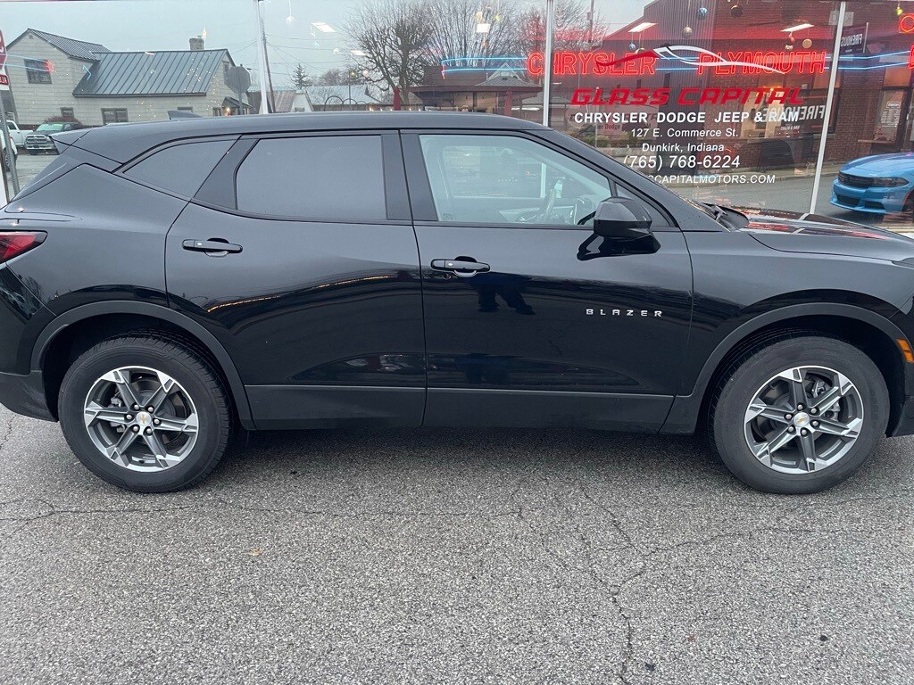 2025 Chevrolet Blazer 2LT photo 2
