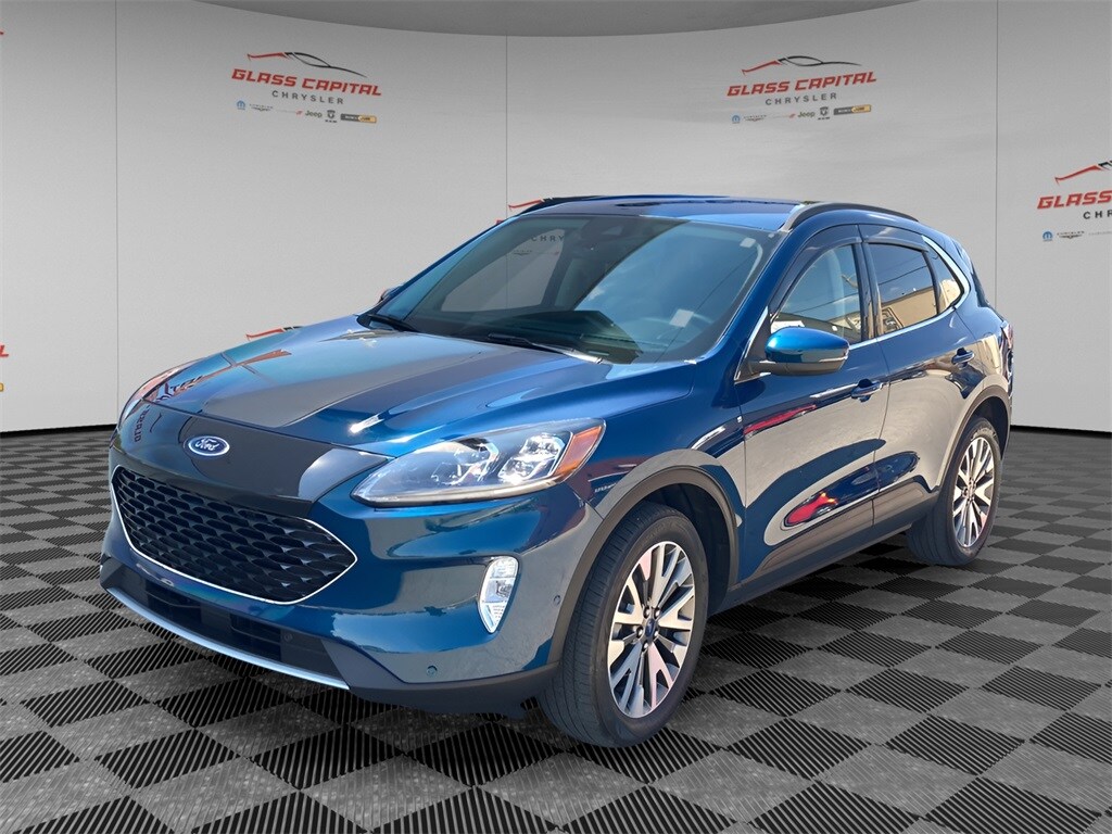 2020 Ford Escape Titanium photo 3