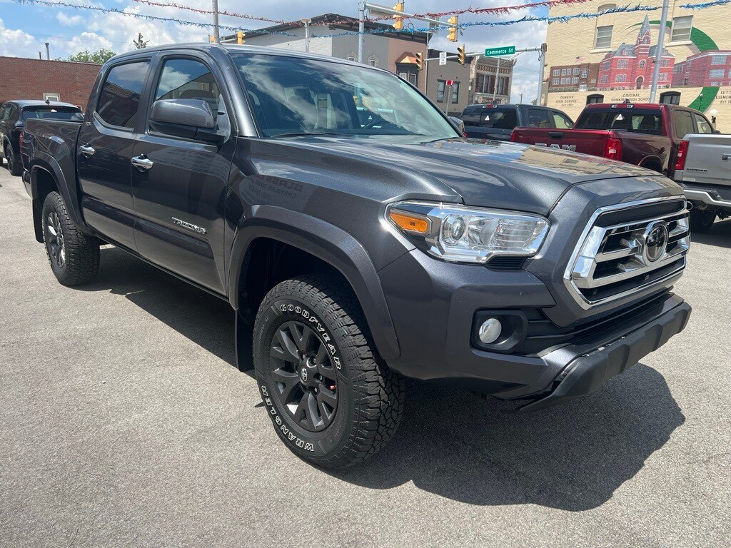 2020 Toyota Tacoma SR5 photo 3