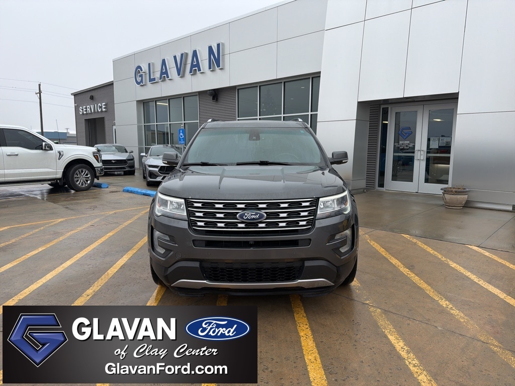 2017 Ford Explorer Limited's photo