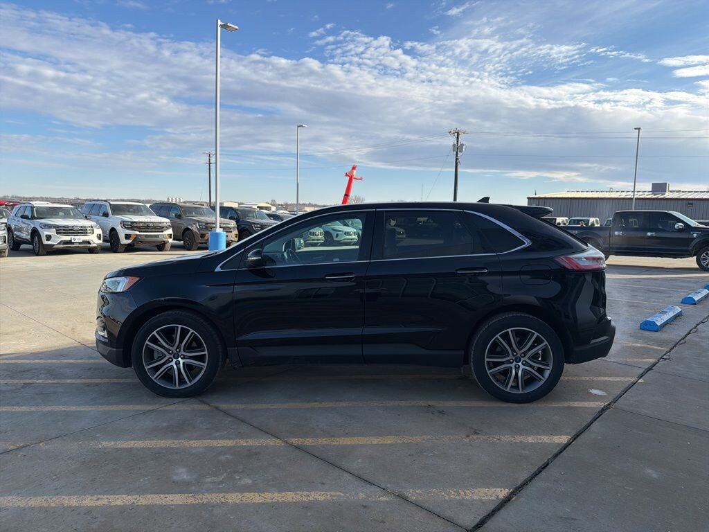 Used 2022 Ford Edge Titanium SUV