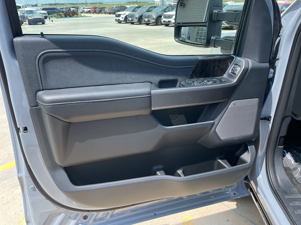 2025 Ford F-250 Super Duty Lariat - Photo 12