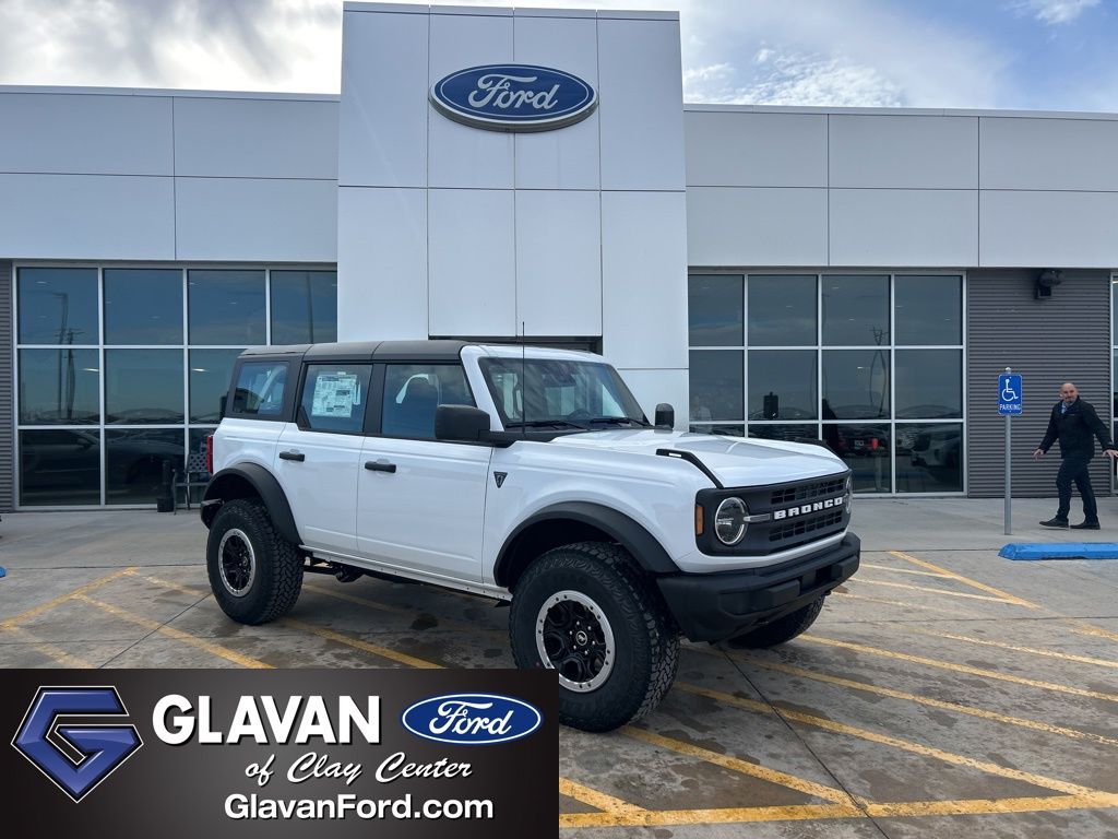 2025 Ford Bronco 4-Door Base