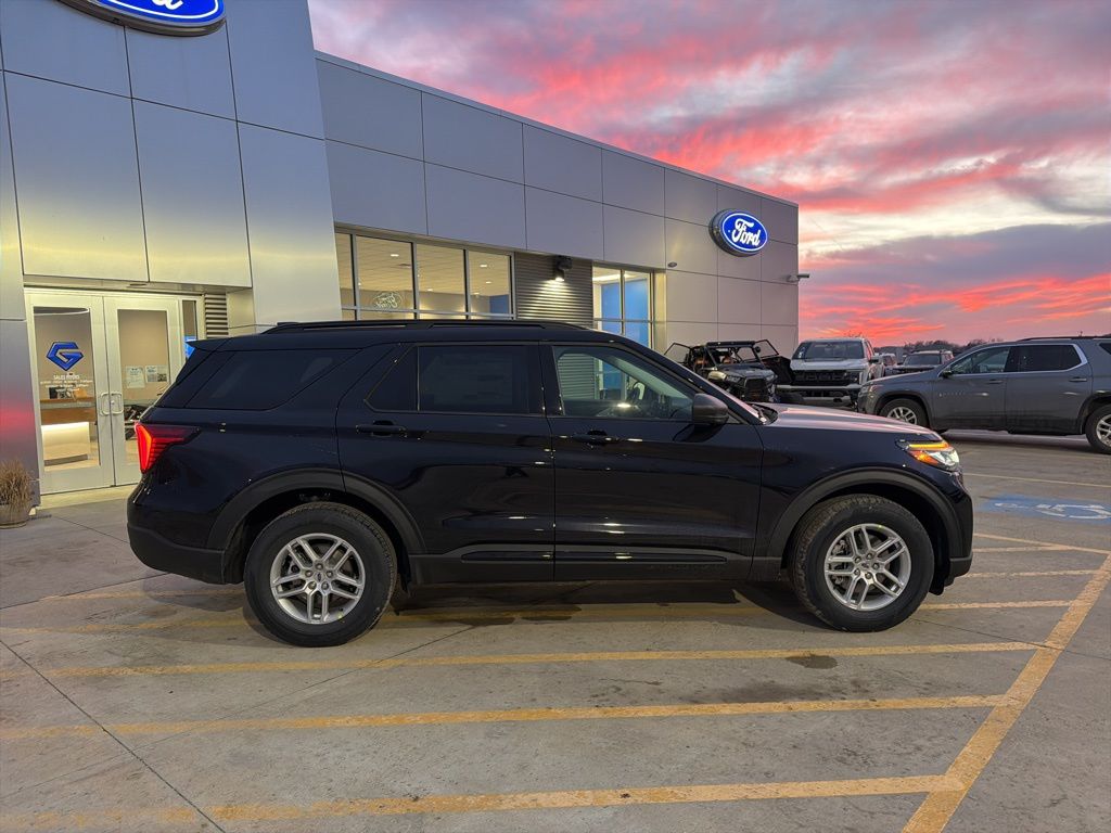2026 Ford Explorer Active - Photo 8
