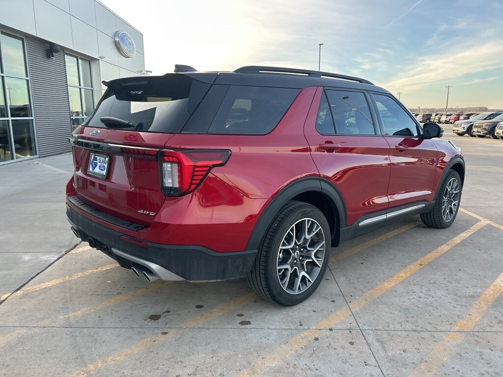 Used 2025 Ford Explorer Platinum SUV