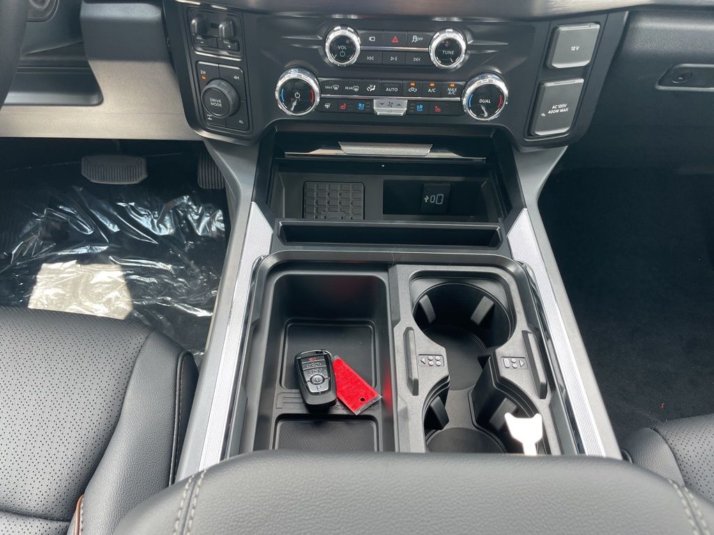 2025 Ford F-250 Super Duty Lariat - Photo 18