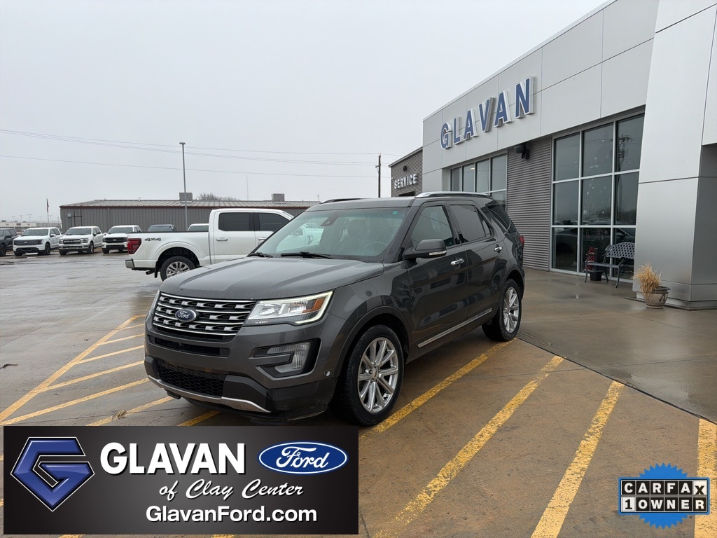 2017 Ford Explorer Limited's photo